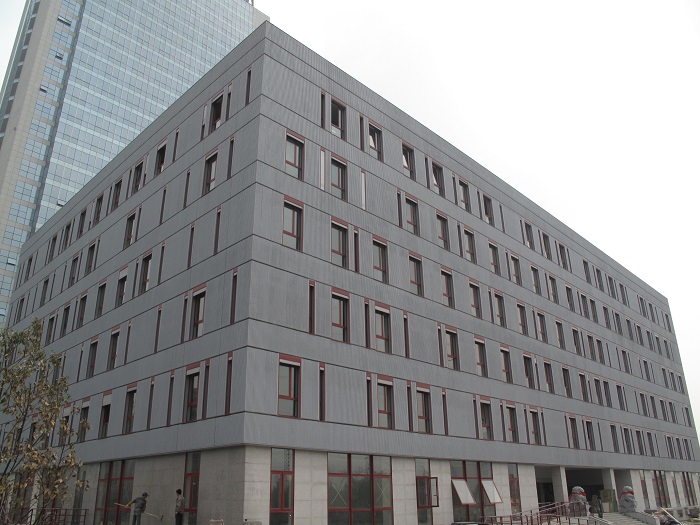 良峰活动地板南京旭建科技办公楼（12600平方米LF504地板）工程项